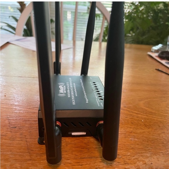 MOFI 4500-SIM V2 Rugged Extended Range Router - Picture 5 of 5